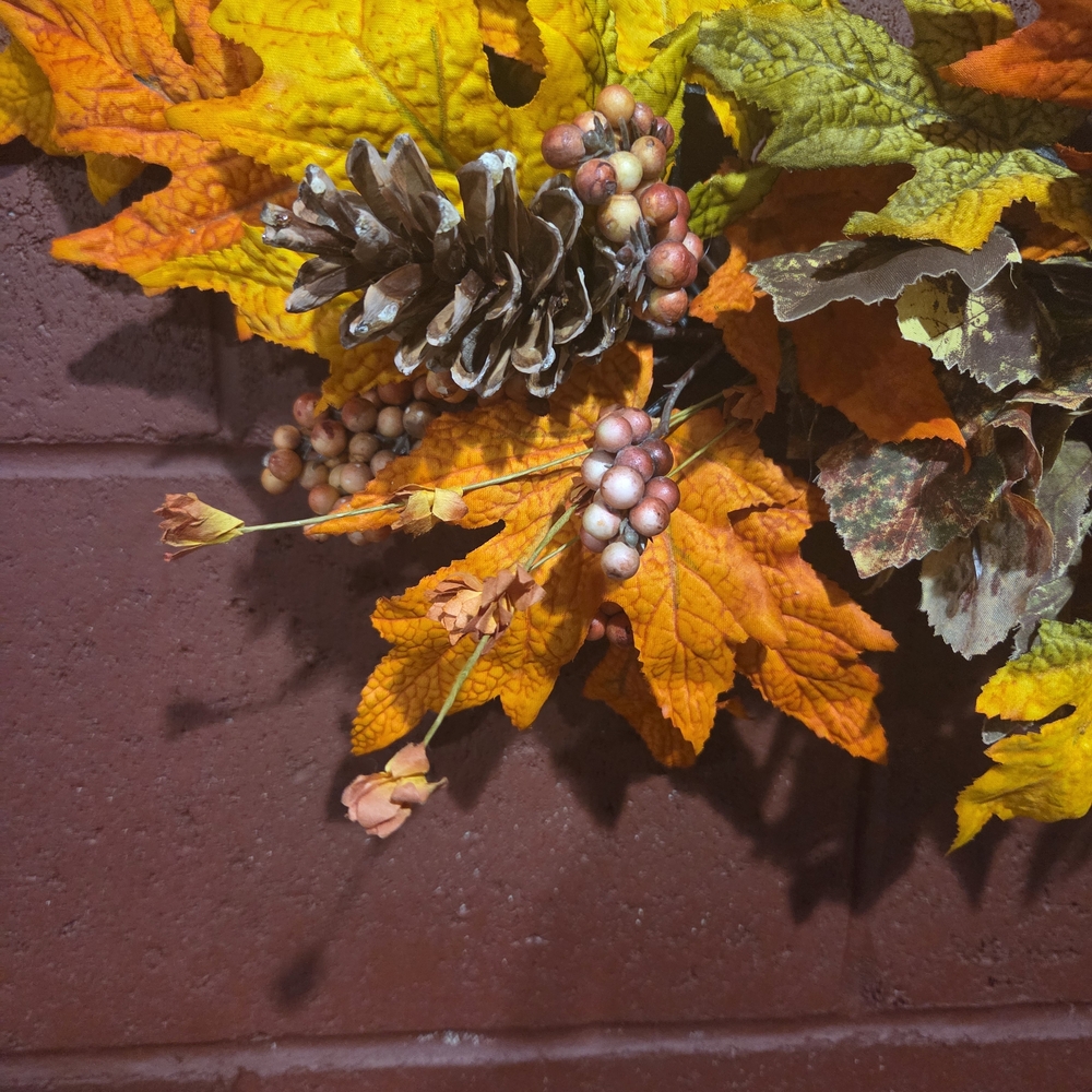 Festive Autumn 23-24" Wreath with Pinecones, Pumpkins, and Berries - Picture 3 of 17